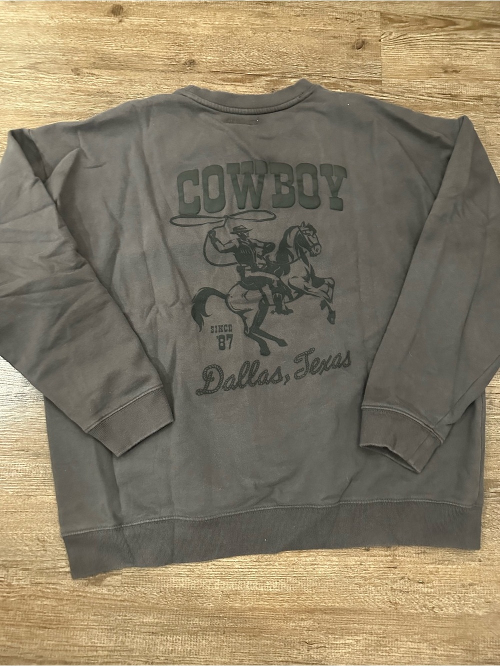 Aeropostale Men's Cowboy Graphic Crewneck - Charcoal